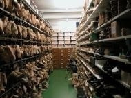 靴木型の倉庫の画像