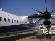 プロペラ旅客機の画像
