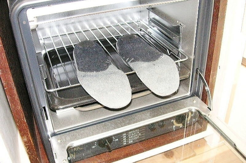 中敷きを作っている様子の画像