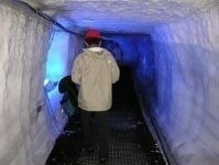 氷河のトンネルの画像