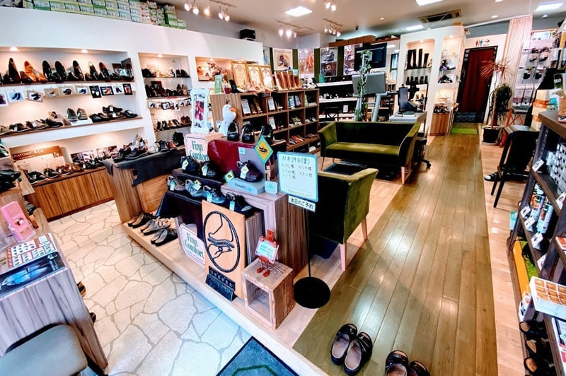 靴店の店頭の画像