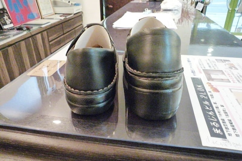 加工された靴の画像